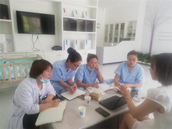 腹直肌分離？？對(duì)，產(chǎn)婦大腹便便的原因就是腹直肌分離